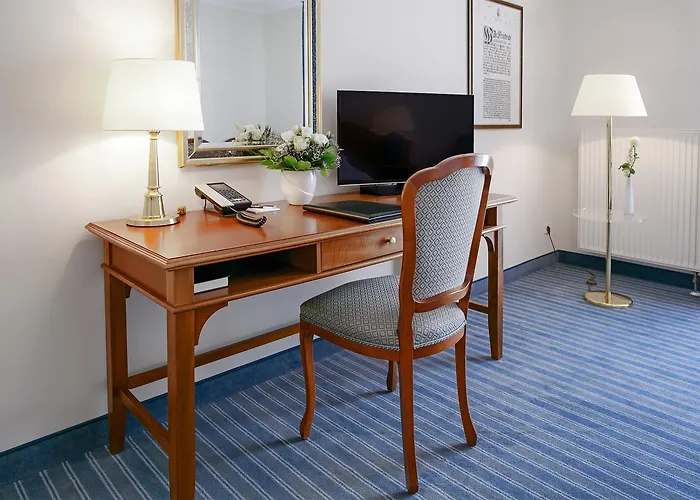 Dorint Parkhotel فندق